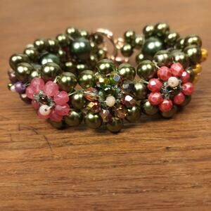 HANDMADE. Chunky Pearl Flower Bracelet  5½"